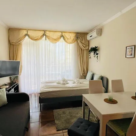 Abelia а-21 Sunny Apartment *